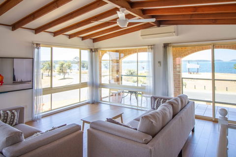 South Coast Retreat - Accommodation Gladstone 2