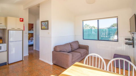 South Coast Retreat - Accommodation Gladstone 5