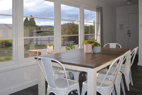 Kangaroo Bay Apartments - Accommodation Gladstone 4