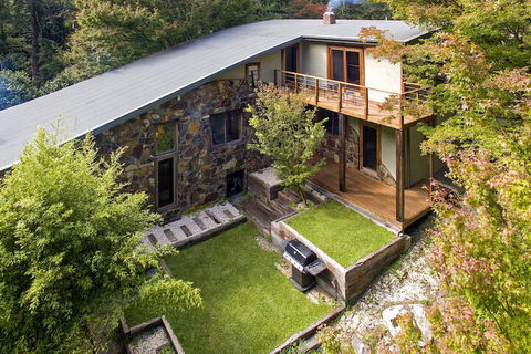Rocky Creek Art Garden B&B - Accommodation Gladstone 1