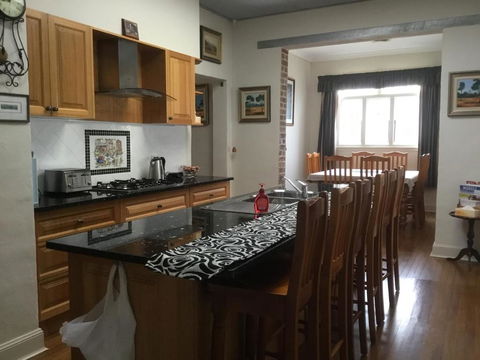 A Homestead On Market - Accommodation Gladstone 4