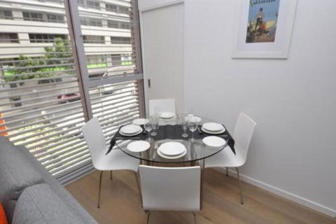 Sydney 1 Bed Modern Self Contained Apartment (402ALB) - Accommodation Gladstone 6