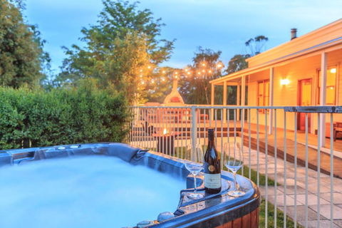 Country House Retreat - Accommodation Gladstone 2