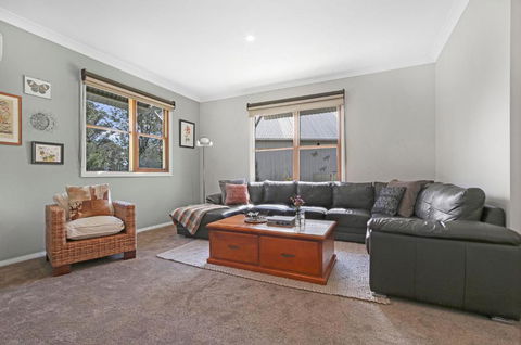 Country House Retreat - Accommodation Gladstone 3