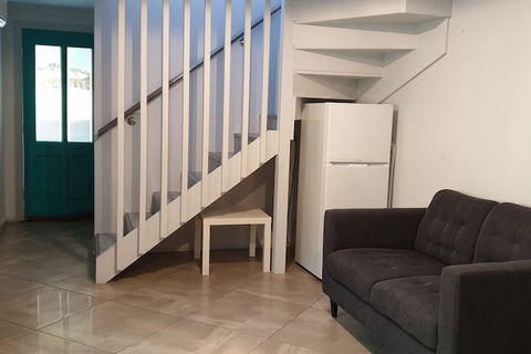 Latrobe Art Apartments - Accommodation Gladstone 1