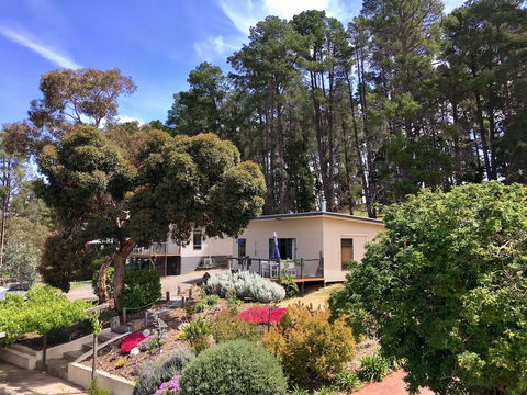 Karawatha Cottages B&B - Accommodation Gladstone 0