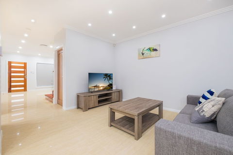 Panania Gemini Lodge - Accommodation Gladstone 5