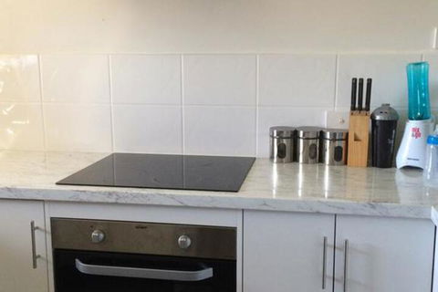 Maple Tree Cottage - Accommodation Gladstone 2