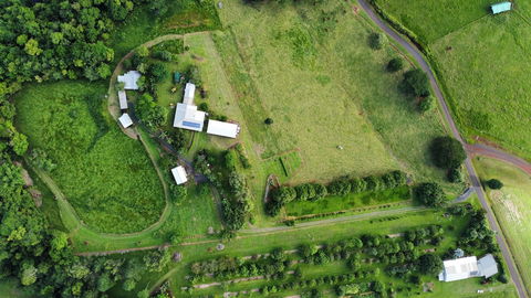 Mena Creek Flower House - Accommodation Gladstone 1