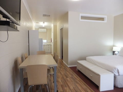 Nagambie Caravan Park & Motel - Accommodation Gladstone 0