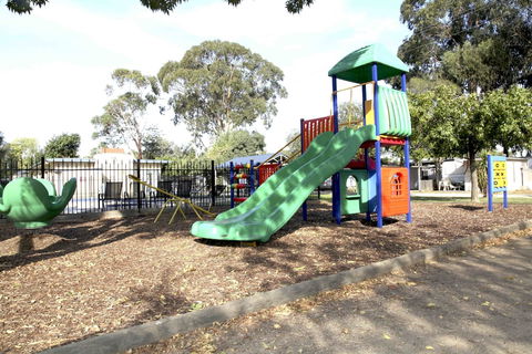 Nagambie Caravan Park & Motel - Accommodation Gladstone 2