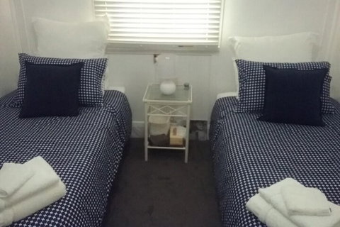 Langley Cottage B & B - Accommodation Gladstone 5