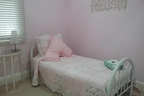 Langley Cottage B & B - Accommodation Gladstone 1
