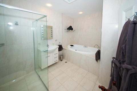 Yankalilla Bay Homestead - Accommodation Gladstone 1