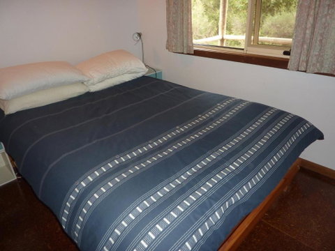 Raven Cottage - Accommodation Gladstone 1