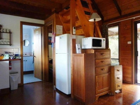 Raven Cottage - Accommodation Gladstone 2