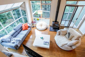 Treetop Stay - Accommodation Gladstone 3