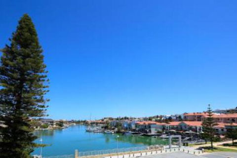 Studio Style Mindarie Marina - Accommodation Gladstone 0