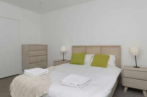 Sunset Place Apartments - Accommodation Gladstone 6