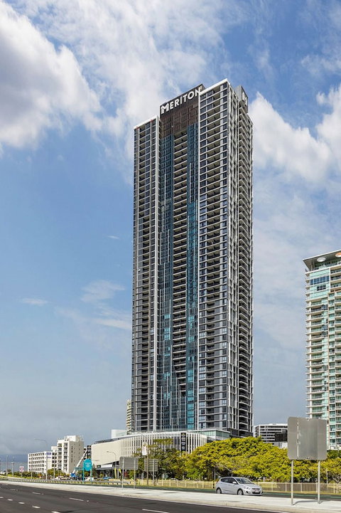 Meriton Suites Southport, Gold Coast - Accommodation Gladstone 1
