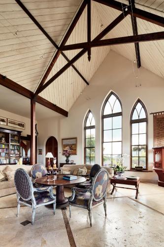 The Church House - Accommodation Gladstone 2