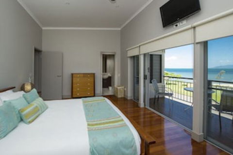 Magnetic Docks Townhouse 9 - Accommodation Gladstone 0
