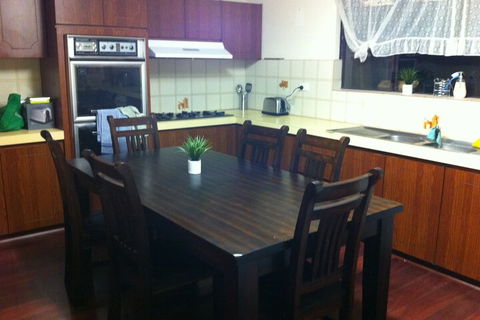 Perth Stadium Homestay - Accommodation Gladstone 5
