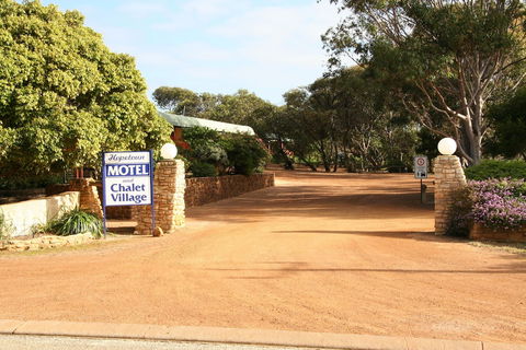 Hopetoun Motel & Chalet Village - Accommodation Gladstone 5