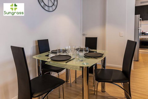 SOKO Waterfront - Accommodation Gladstone 4