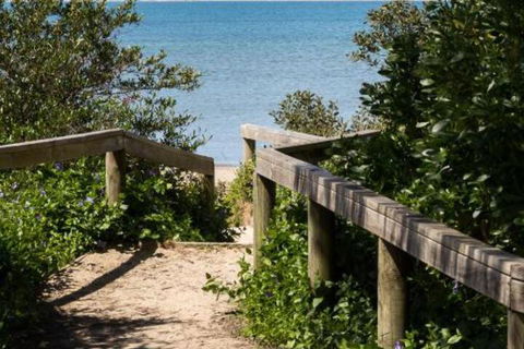 Pearl Hawley Beach - Accommodation Gladstone 5