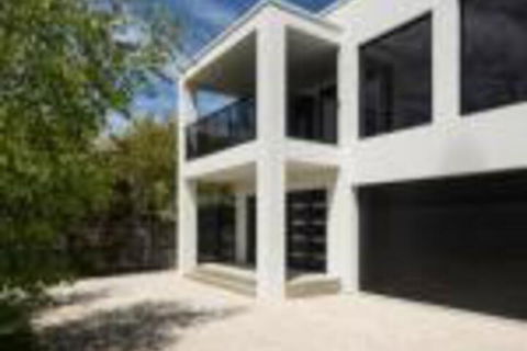 Pearl Hawley Beach - Accommodation Gladstone 0