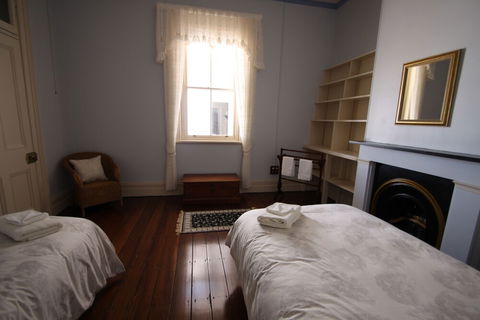 Lavender Vale Cottages - Accommodation Gladstone 5