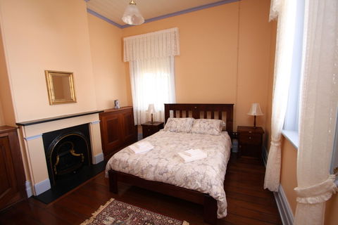 Lavender Vale Cottages - Accommodation Gladstone 6