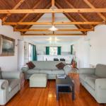 A River Bed Cottage - Accommodation Gladstone 0