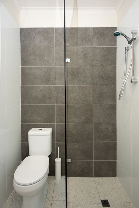 The Mile End Hotel - Accommodation Gladstone 1