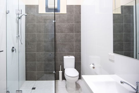 The Mile End Hotel - Accommodation Gladstone 3