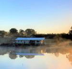 The Lake House at 201 - Accommodation Gladstone