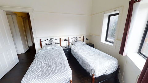 MyHoYoHo City Views Apartments - Accommodation Gladstone 6