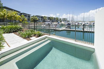 Blue On Blue Apartment 914 - Accommodation Gladstone 0