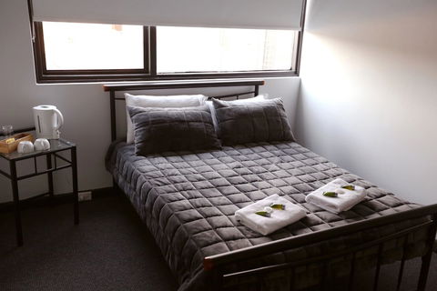 Panania Hotel - Accommodation Gladstone 5