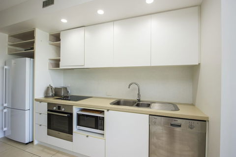 1 Bright Point Apartment 1503 - Accommodation Gladstone 2