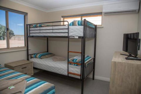 Peoples Park - Accommodation Gladstone 4