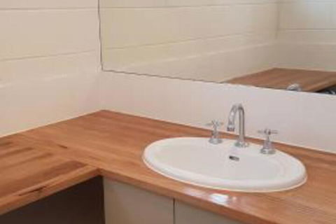 Napier Cottage - Accommodation Gladstone 0