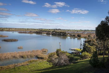 Limestone Ridge - Accommodation Gladstone 0