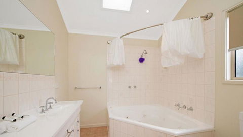 Valkei - Accommodation Gladstone 1