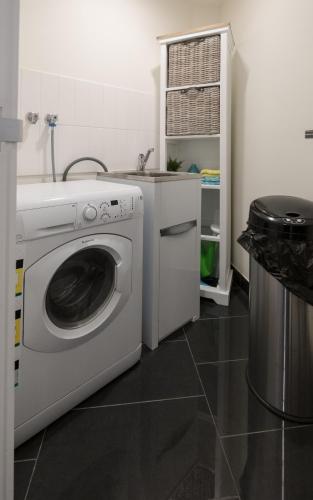 Waterfront Apartments Marinaquays Apt 221 & Apt 234 - Accommodation Gladstone 1