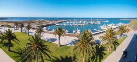 Waterfront Apartments Marinaquays Apt 221 & Apt 234 - Accommodation Gladstone 2
