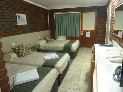 Pioneer Lodge Motel - Accommodation Gladstone 1