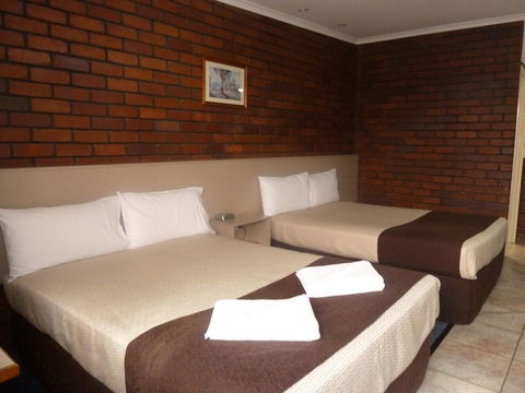 Pioneer Lodge Motel - Accommodation Gladstone 3
