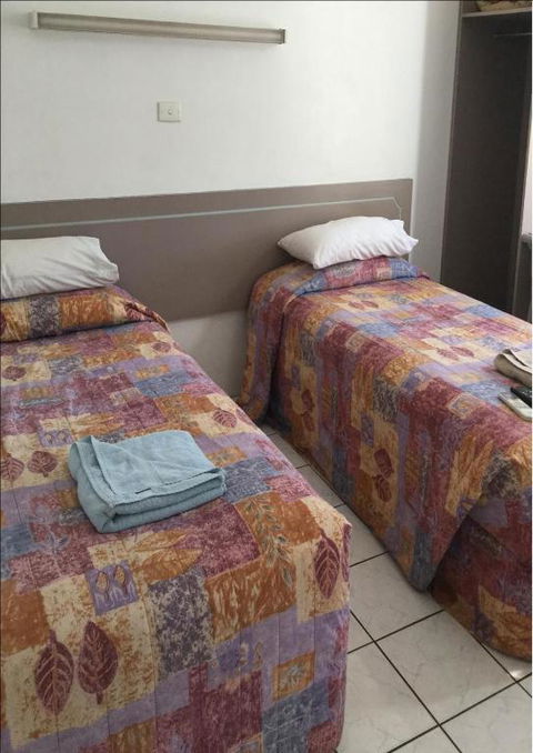 Barkly Hotel - Accommodation Gladstone 2